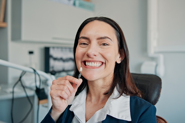 Dental Veneers: Is It Time To Repair Or Replace Them?